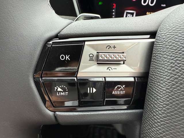 スピードリミッター搭載しております！クルーズコントロール装備しております！