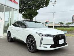 専門のサービススタッフに専用テスター。ご納車前の点検整備から、アフターサービスまで、お任せ下さい。