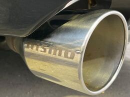 【nismo製マフラー】純正にはない個性あふれる「後ろ姿」を演出するnismo製マフラー付き！ビジュアル・サウンド共にこだわりの一台に仕上がっております♪