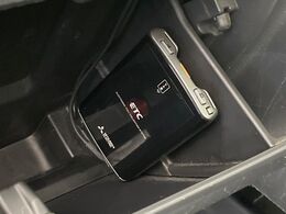 【ETC】高速道路の料金所をストレスなく通過！話題のスポットやサービスエリアに多い「スマートIC」利用時は必須のアイテムです。当店でセットアップを実施、ご納車当日からすぐにご利用いただけます！