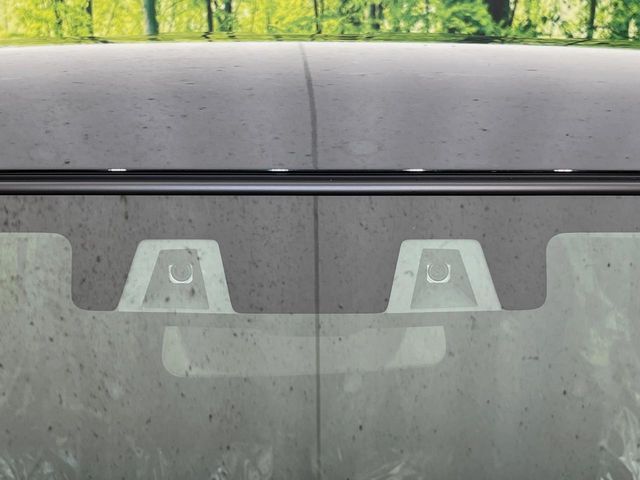【スズキ　セーフティサポート】走行中に前方の車両等を認識し、衝突しそうな時は警報とブレーキで衝突回避と被害軽減をアシスト。より安全にドライブをお楽しみいただけます。
