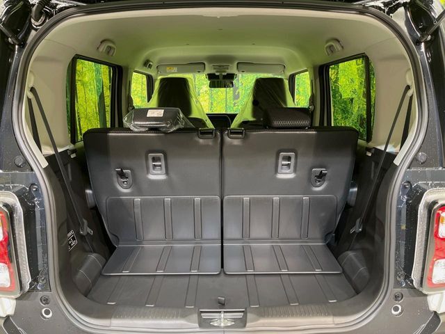 普段のお買い物や通勤、送迎等に十分な荷室スペースを確保しております。セカンドシートを倒すと、大きな荷物の積載も可能です♪