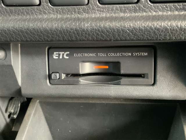 必須アイテム【ETC】ももちろん装備済！最近はETC専用のスマートインターもあるぐらいETCが主流になってきて必須アイテムの1つです◎