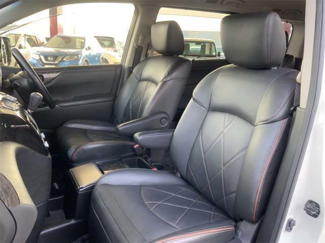 全車ルームクリーニング施工済ですので、中古車とは思えない程『マジピカ』な状態で現車のご確認が頂けます♪