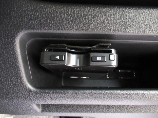 ダイハツ認定中古車は、「車両状態証明書」「約60項目の徹底点検・整備」「内装の徹底清掃と洗浄」「1年間無償保証（車両本体価格30万円以下の車両は3ヶ月または3000kmの保証）」が全車に付いています。