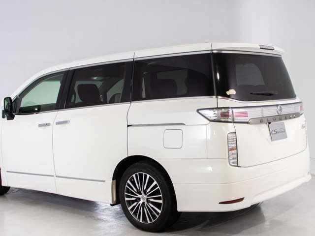 ★ボディーカラーは新車時からの純正色です！色替え車・オールペイント車両ではございません。