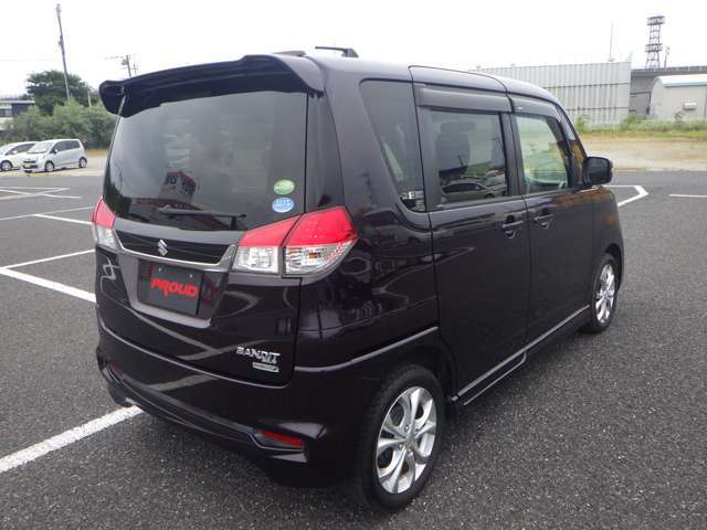 車両入庫チェックではエンジン・機関系をはじめ、電装装備、内装など100項目以上のチェックをしています。試乗も行なっていますのでご安心下さい。