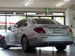 Mercedes me connect搭載車！！　専門店ならではの1台！！　禁煙車　取説・記録簿付き　もちろん修復歴御座いません！！　メルセデスが先進技術を投入した