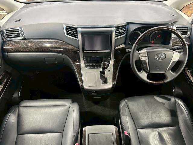 大阪府四条畷市にミニバン車を『お値打ち価格』で展示している良質中古車専門店です。全車、事故歴修復歴なしの車両限定で取り扱い！。関西地域で最もお得な価格かつ最良質車をご提供できるよう努めております。