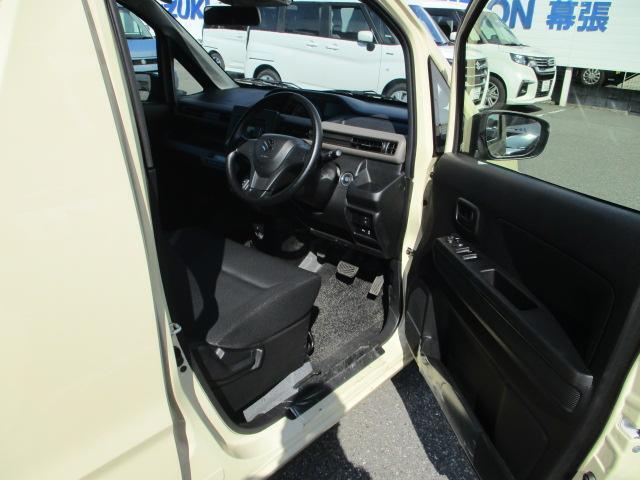 運転席側のドアは広く開くので乗り降りしやすいです！