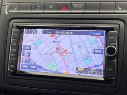 ●純正ナビ:一体感のあるナビは、高級感ある車内を演出してくれます。オーディオ機能も充実しておりますので、運転もより楽しめます♪