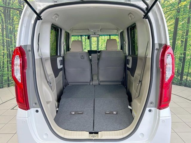 普段のお買い物や通勤、送迎等に十分な荷室スペースを確保しております。セカンドシートを倒すと、大きな荷物の積載も可能です♪