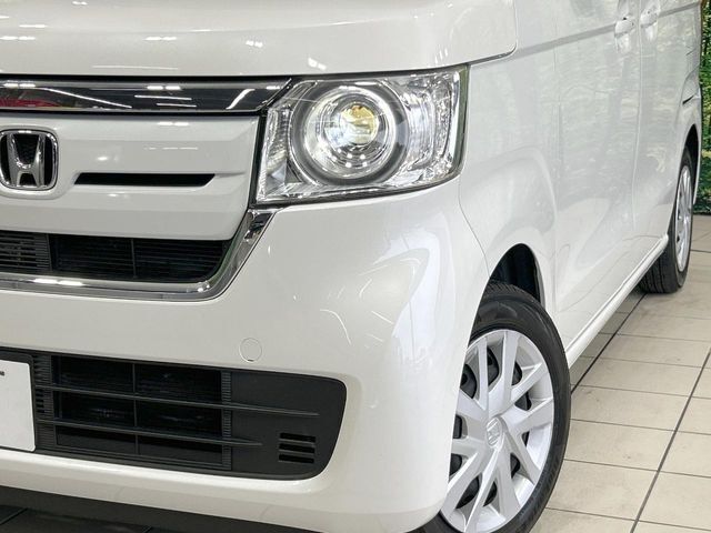 【LEDヘッドライト】悪天候や夜間走行時も良好な視界を確保し安心して運転できる高輝度LEDヘッドライトを装備！点灯速度が早く、消費電力も抑えられています。
