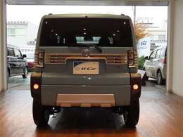 但し当店では販売だけでなく、ご購入後のアフターサービスもご提供となりますので、店頭商談並びに店頭納車可能なお客様への販売とさせていただいています。ご了承下さい。