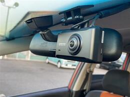 【　ドライブレコーダー　】運転中の記録を残します。事故などを起こした起こされた時の証拠を残します。