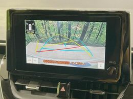 【バックカメラ】駐車時に後方がリアルタイム映像で確認できます。大型商業施設や立体駐車場での駐車時や、夜間のバック時に大活躍！運転スキルに関わらず、今や必須となった装備のひとつです！