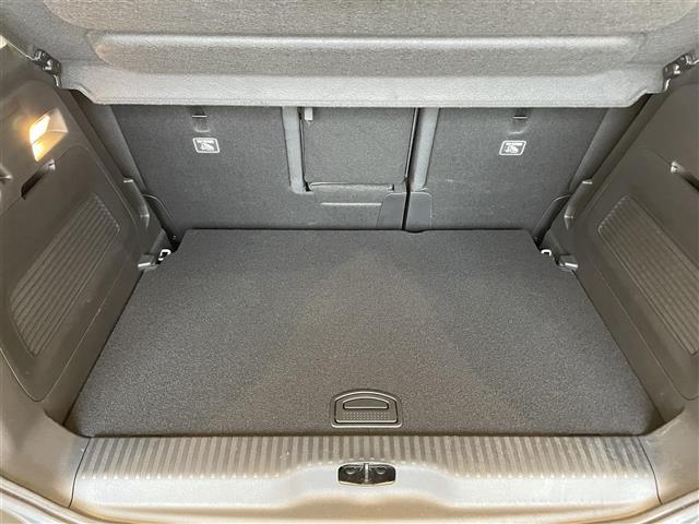 ご遠方の場合でも、下取り車両の金額を概算でお出しすることは可能でございます。車検証をお手元に、走行距離をご確認の上お問い合わせくださいませ。