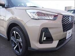 コンパクトカーやSUV・4WD・ミニバンなど最新モデルの登録済未使用車が100台展示。あの車、あの色を見たい！気になる車をここで見比べて・乗って楽しいお車選びをしましょう！