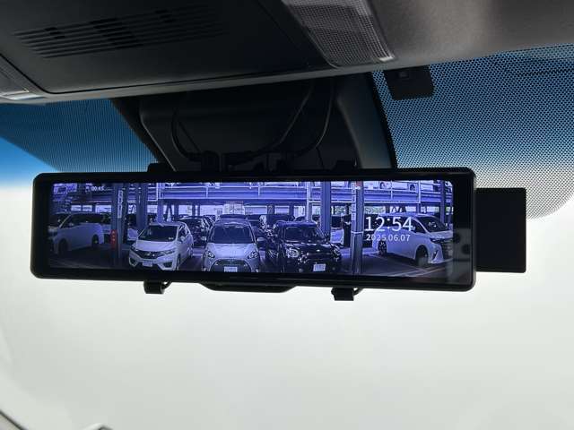 【デジタルインナーミラー/インテリジェントルームミラー】車両後方カメラの映像をインナーミラー内のディスプレイに表示します！！！