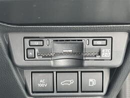 【ETC】有料道路を利用する際に料金所で停止することなく通過できる、ETC車載器（ノンストップ自動料金収受システム機器）が装備されています。セットアップを行うことで利用可能になります。