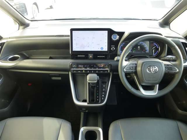 各操作スイッチなど使いやすい位置に配置されています。