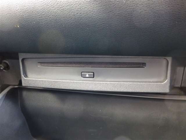 CD/DVDチューナー付き。