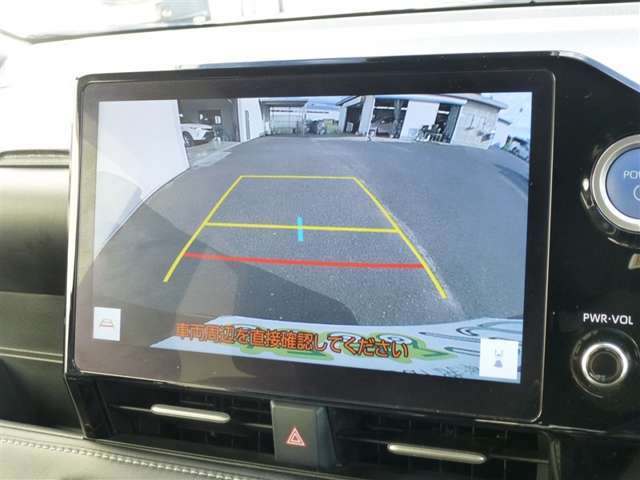 安心のバックモニター付き。