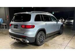 当店は都道318号線・環七通り沿いに面しており、都心・郊外両方向からのアクセス良好です。高速の最寄りICは首都高速4号新宿線「幡ヶ谷」です。