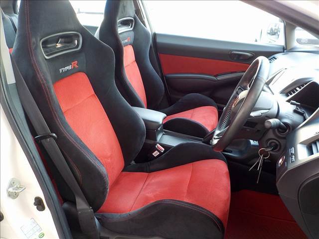 ワンオーナー☆禁煙車☆フルノーマル車☆純正ナビ地デジTV☆Bluetooth☆ETC☆無限フロントアンダースポイラー☆ブレンボキャリパー☆純正18AW☆HID☆プッシュスタート☆保証書☆取説☆