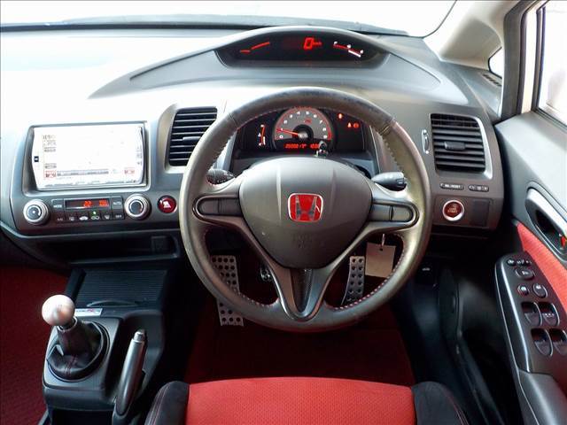 ワンオーナー☆禁煙車☆フルノーマル車☆純正ナビ地デジTV☆Bluetooth☆ETC☆無限フロントアンダースポイラー☆ブレンボキャリパー☆純正18AW☆HID☆プッシュスタート☆保証書☆取説☆