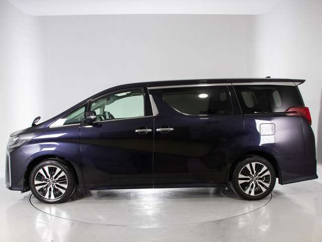 外装は大変綺麗な状態となります！細部に渡り担当スタッフが確認をさせて頂きますのでご安心下さいませ！さらにガラス系ボディコーティングの施工も可能です！詳しくは「CSオートディーラー」にて検索下さいませ！