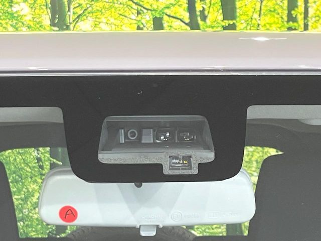 【スズキ　セーフティサポート】走行中に前方の車両等を認識し、衝突しそうな時は警報とブレーキで衝突回避と被害軽減をアシスト。より安全にドライブをお楽しみいただけます。