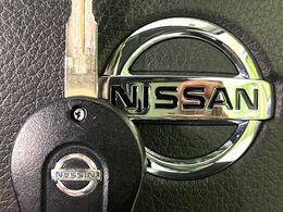 【キーレス】少し離れた場所からでもボタン一つでドアの開錠・施錠ができるのでとっても便利！ドアの鍵穴周りに傷をつけることもありません♪
