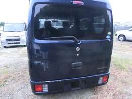 外装はヘコミありますが内装はきれいです