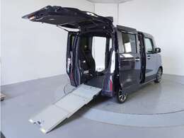 弊社で使用していた社用車です！ディーラー車になるので、安心してお使いいただけます。