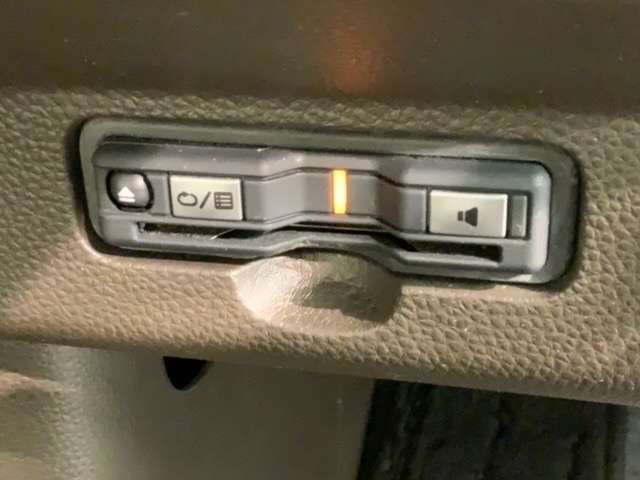 いまや快適なカーライフに欠かせないETCが付いています。