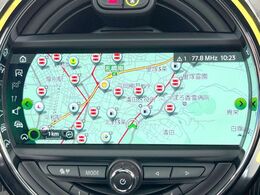 ●純正ナビ:一体感のあるナビは、高級感ある車内を演出してくれます。Bluetooth再生などオーディオ機能も充実しておりますので、運転もより楽しめます♪