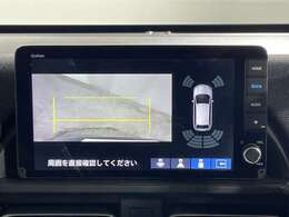 【バックモニター】後ろのカメラの映像をモニターに映し出すことができます！後方の見えない死角や、障害物との距離感をしっかり確認することができます！駐車が苦手な方におすすめです。