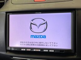 【純正ナビ】人気の純正ナビを装備しております。ナビの使いやすさはもちろん、オーディオ機能も充実！キャンプや旅行はもちろん、通勤や買い物など普段のドライブも楽しくなるはず♪