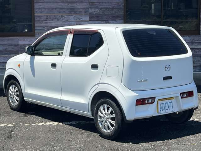 テールランプは割れ等も無くクリアでとてもキレイな状態です♪ハッチも大きく荷物の積み込みもラクラクです♪