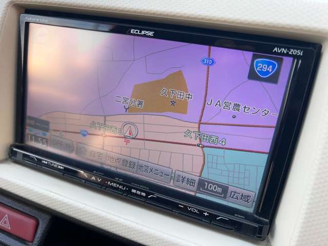 社外ナビが装備されております♪画面もクリアで運転中も確認しやすいです♪フルセグTVとDVDの視聴もお楽しみ頂けます♪Bluetooth接続も可能ですのでスマホなどからお好きな音楽をたくさん聴いていただけます♪