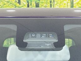 【スズキ　セーフティサポート】走行中に前方の車両等を認識し、衝突しそうな時は警報とブレーキで衝突回避と被害軽減をアシスト。より安全にドライブをお楽しみいただけます。