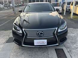 数年前にエアサスをディーラーにて交換済みです。