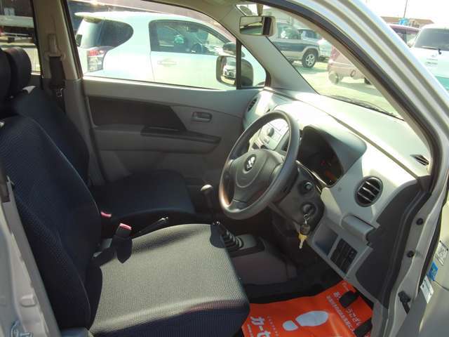 タバコの焦げやシートの磨り減りなどもなく、とても状態良く保たれています！