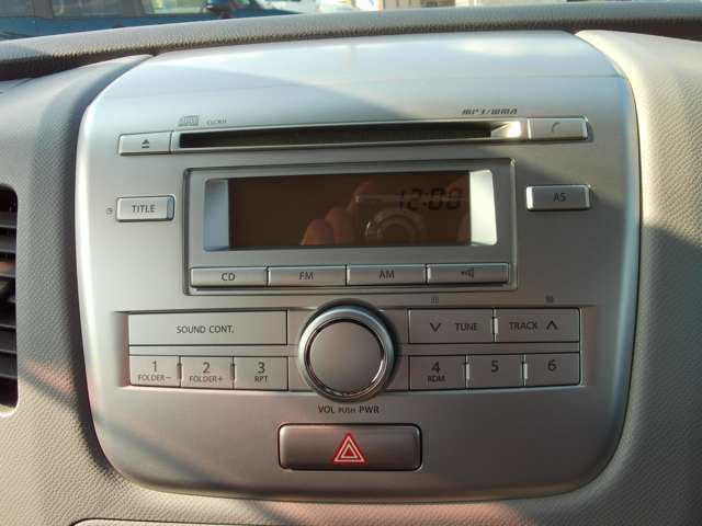 運転しながら操作しやすいように各種ボタンが設置されています♪ストレスのない快適なドライブに必須です！