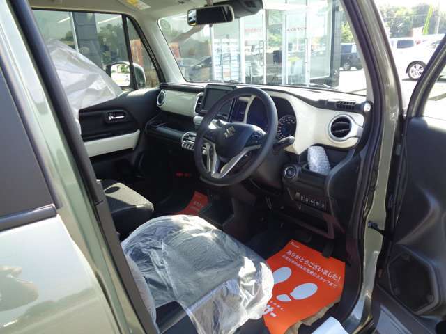 展示車についてのご質問や見積り、メール、電話での対応しております、お気軽にお申し付けください！