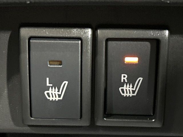【シートヒーター】寒い日に重宝するシートヒーター！エアコンより早く温まってくれるので寒がりの人も安心ですね♪エアコンの温風は乾燥するから苦手、という方にもをおすすめです。