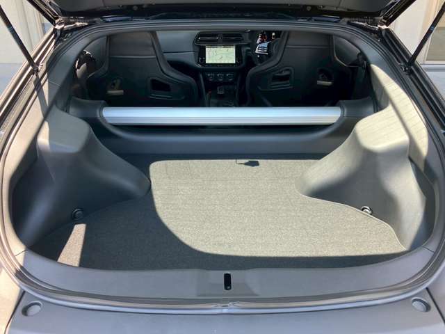 荷室スペースも広々です。