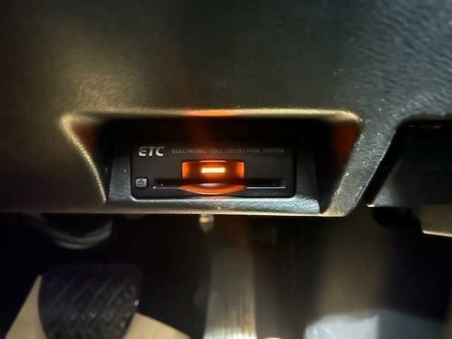 料金所も窓を開けずにスイスイ通過できる ETC付いてます。