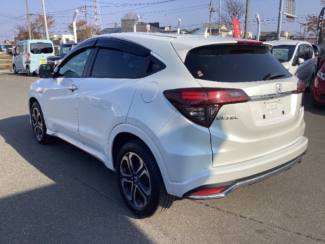 入荷しました！！人気のVEZEL！！